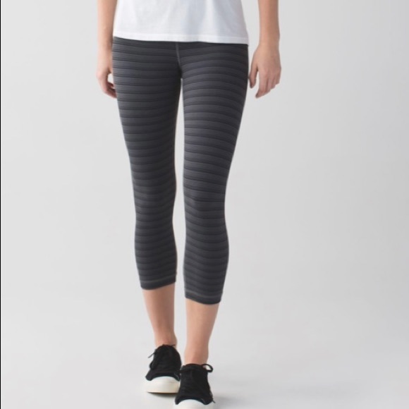 Lululemon Wunder Under crop ll - Picture 6 of 10